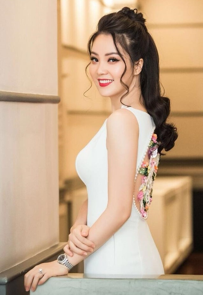 Không chỉ xinh đẹp, dàn MC VTV sở hữu cuộc sống sang chảnh - Hình 3 Khong chi xinh dep, dan MC VTV so huu cuoc song sang chanh-Hinh-3