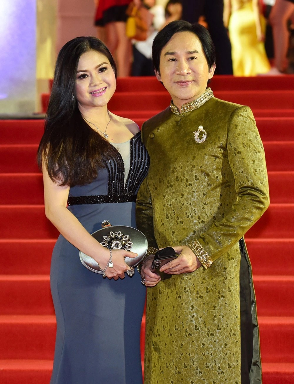 Vợ kém 11 tuổi Kim Tử Long: Tôi đang hạnh phúc nhưng... - Hình 5 Vo kem 11 tuoi Kim Tu Long: Toi dang hanh phuc nhung...-Hinh-5