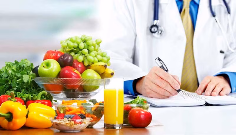 2 “nen”, 2 “tranh” khi an uong giup “cuu F0” bot met moi