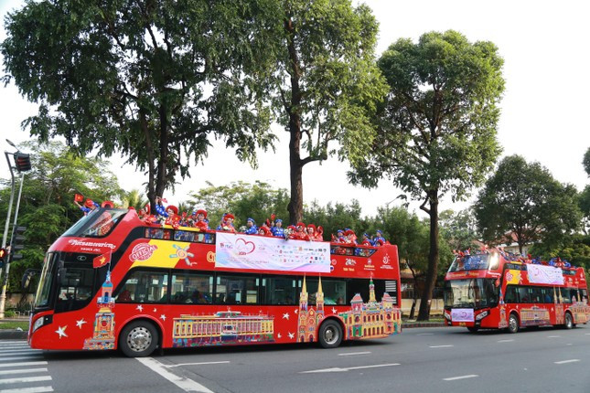 100 cap doi hanh phuc trong le cuoi ngay Quoc khanh 2/9-Hinh-9