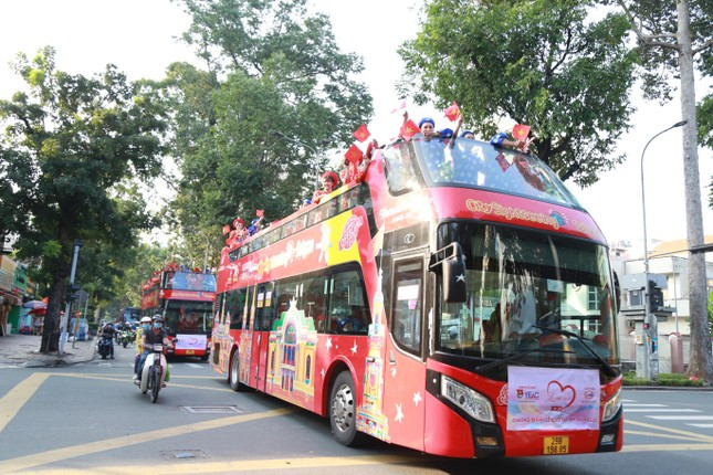 100 cap doi hanh phuc trong le cuoi ngay Quoc khanh 2/9-Hinh-8