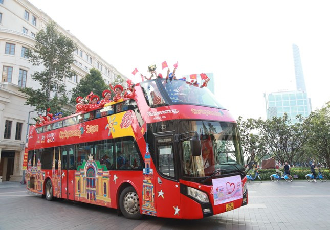 100 cap doi hanh phuc trong le cuoi ngay Quoc khanh 2/9-Hinh-6