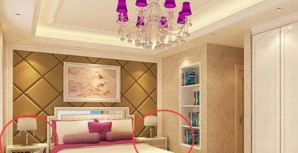 Hai táp đầu giường kê hai bên giường. Phong thủy phòng ngủ chỉ ra rằng hai đầu giường kê phải đối xứng nhau sẽ mang lại cho gia chủ nhiều vượng khí trong sự nghiệp và may mắn phú quý.