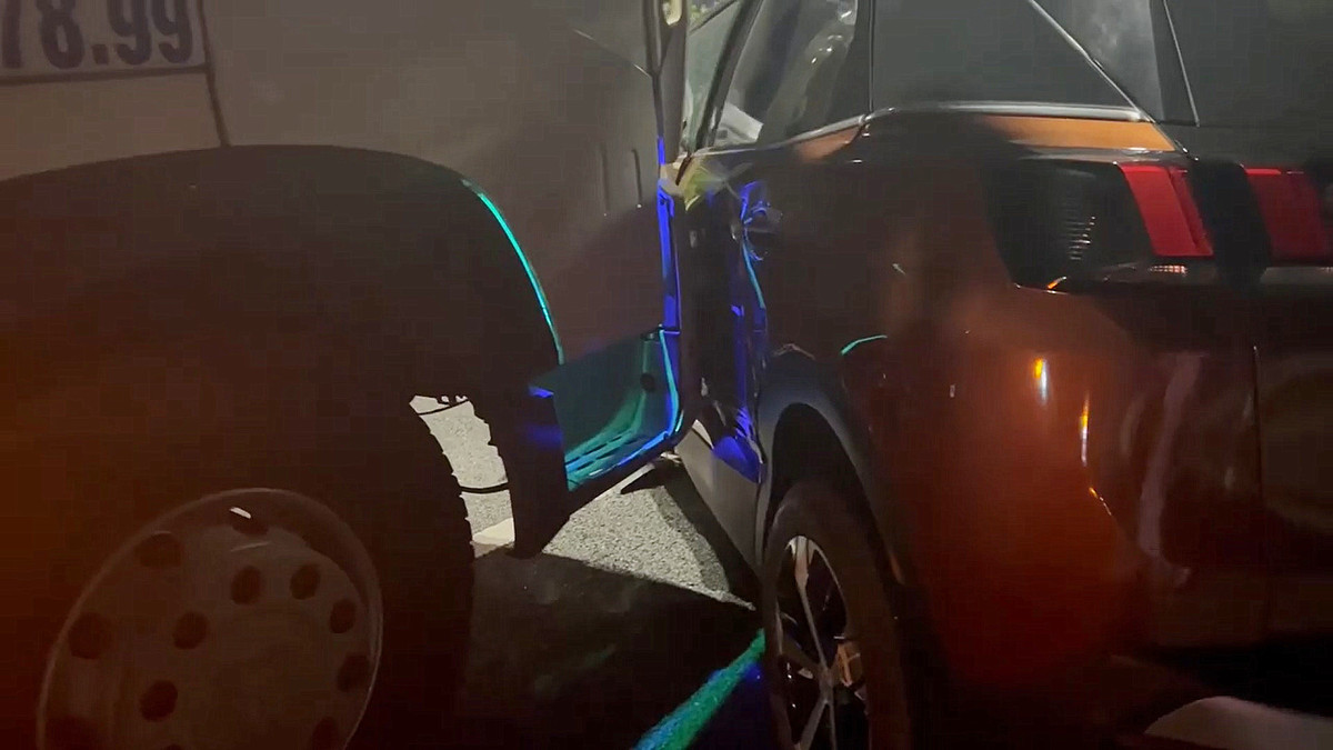 Ca si Pham Phuong Thao gap tai nan tren cao toc Phap Van-Hinh-2