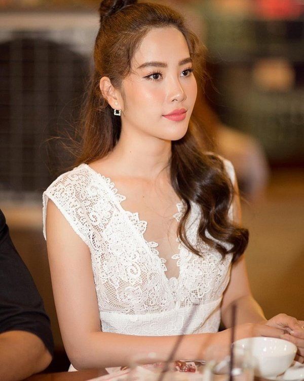 Nguoc doi nhu Nam Em: Trang diem lien tuc bi che tham hoa-Hinh-11