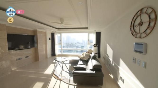 Diễn viên "Hẹn hò chốn công sở” mua nhà ở tuổi 56 Dien vien