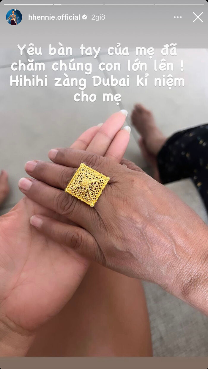 Giau nhu H'Hen Nie: Mua vang tu Dubai, dong ho hang hieu-Hinh-2