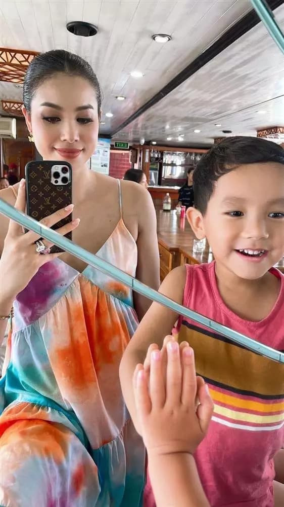 Pham Huong khoe anh con trai tap danh dan cuc dang yeu-Hinh-5