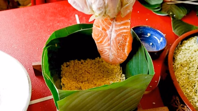 Banh chung nhan ca kho ki la nhat Viet Nam-Hinh-7