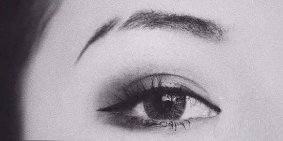 Neu tren mat ban co nhung net nay nghia la tien tai khong tu