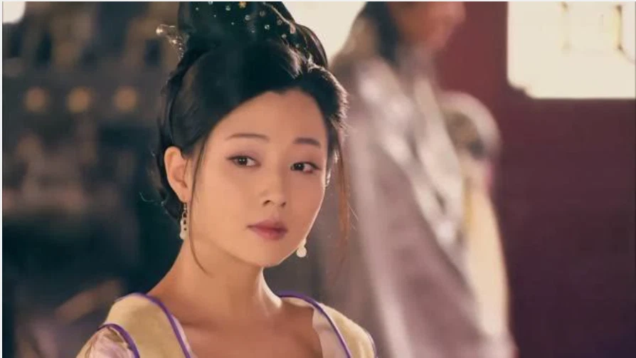 Phi tần bị phạt bỏ đó, thái giám bàng hoàng khi tới "nhặt xác" - Hình 5 Phi tan bi phat bo do, thai giam bang hoang khi toi