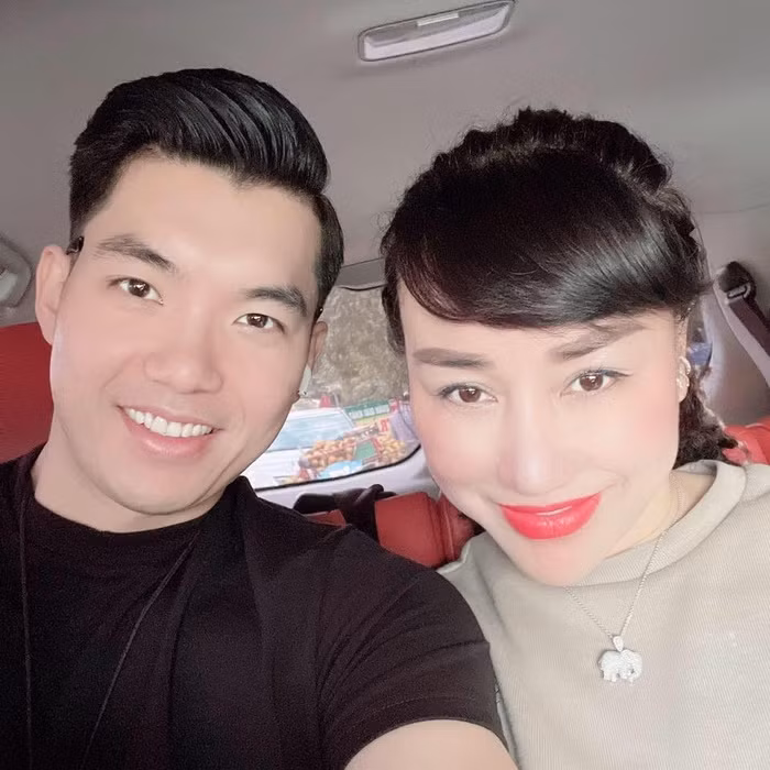 Các sao nam Vbiz lấy vợ hơn tuổi giờ ra sao? - Hình 4 Cac sao nam Vbiz lay vo hon tuoi gio ra sao?-Hinh-4