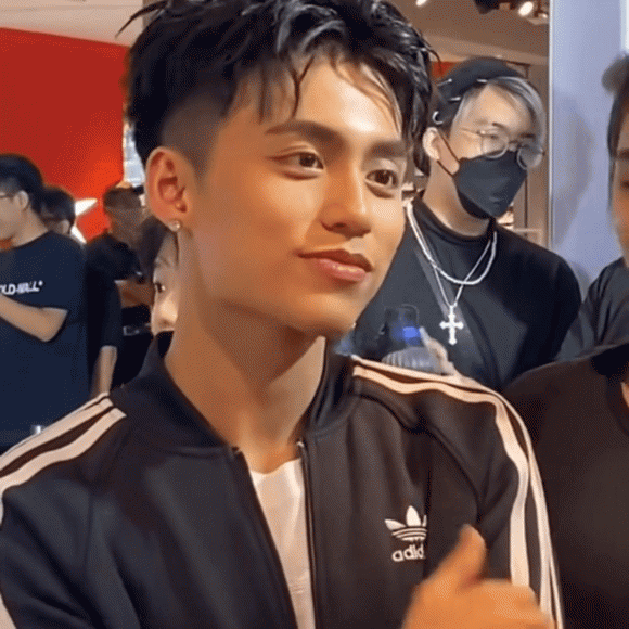 Con gai Duy Manh duoc khen hat hay hon em trai Son Tung-Hinh-3