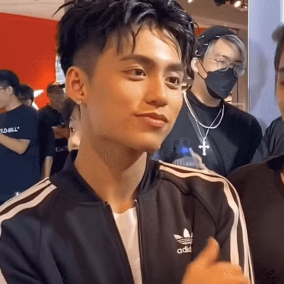 Con gai Duy Manh duoc khen hat hay hon em trai Son Tung-Hinh-3