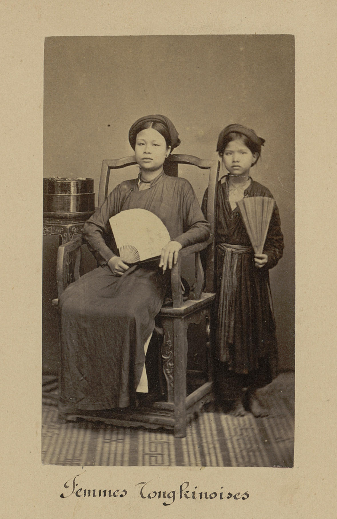 Trong thời gian 11/1876-1/1877, ông theo chân trung úy hải quân Kergadarec trở lại sông Hồng. Trong hai dịp này cùng đi với ông là nhà nhiếp ảnh chuyên nghiệp Jean Baptiste Pellissier. Ông là người đầu tiên chụp chân dung của một phụ nữ Việt Nam ở Bắc Kỳ (Tonkin). Ảnh một người phụ nữ Bắc Kỳ khá giả ngồi trên ghế gỗ, đứng bên cạnh là một cô bé người ở.