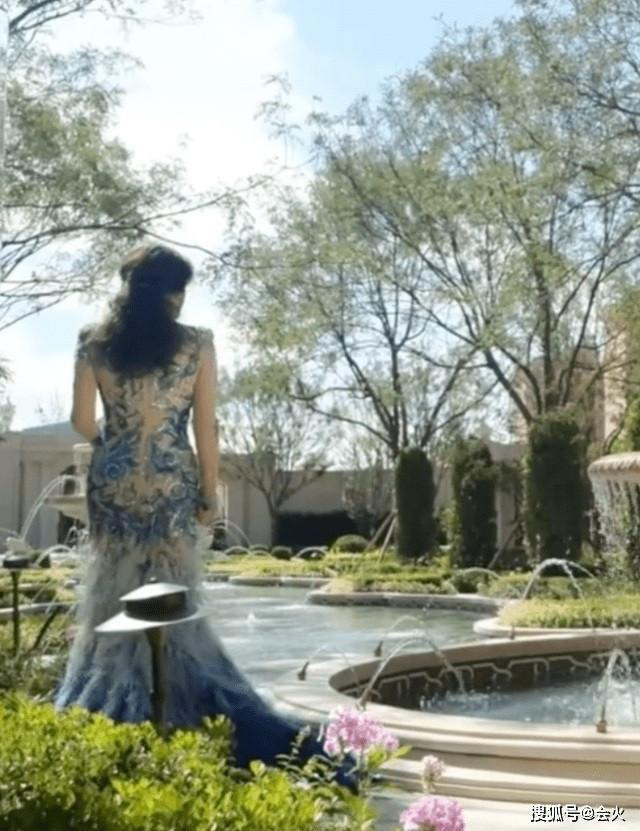 Choang voi ve dep cua Luu Hieu Khanh o do tuoi U70-Hinh-2