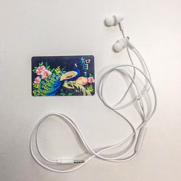 Dung tai nghe co day nhung ban da biet gap dung chua?-Hinh-7