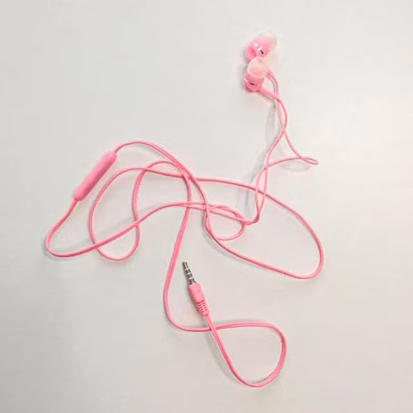 Dung tai nghe co day nhung ban da biet gap dung chua?