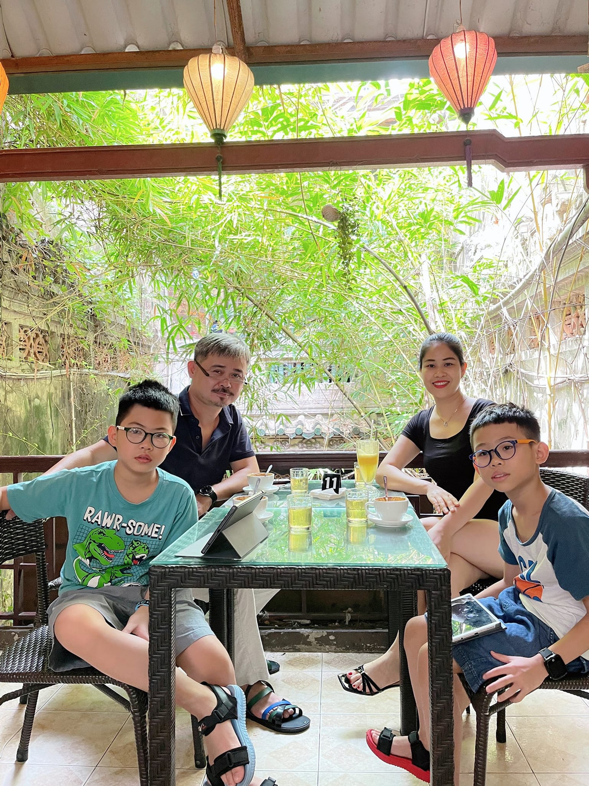 Nghe si Vinh Xuong chia se dieu dac biet ve ba xa me hat