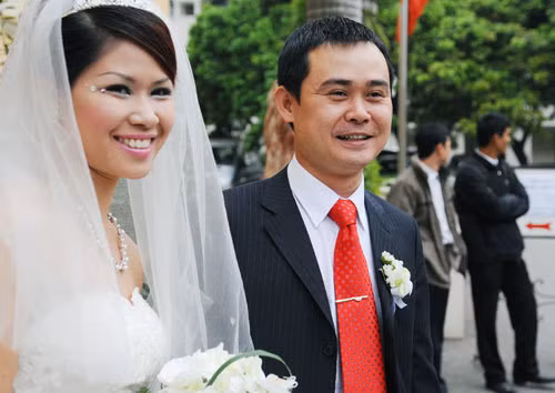 Nghe si Vinh Xuong chia se dieu dac biet ve ba xa me hat-Hinh-2