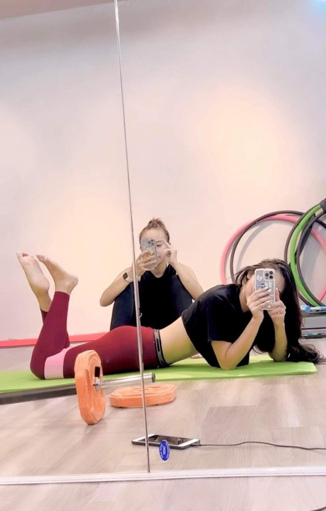 Ro ri thong tin MC/BTV Tuong Vy quay lai duong dua sac dep-Hinh-7