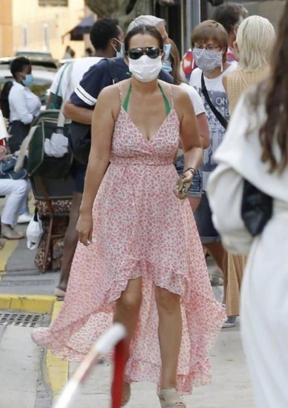 Cung Loi de lo than hinh phi nhieu cung tam lung gu