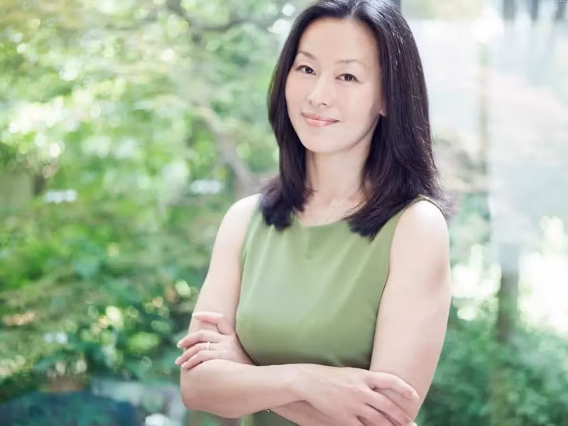 Ba câu hỏi trên liên quan đến quyền riêng tư của phụ nữ, bất kể đàn ông hỏi họ cố ý hay vô ý, điều đó sẽ chỉ khiến mối quan hệ của bạn thêm khó xử. Vì vậy, dù là trong tình yêu hay hôn nhân, hãy tránh những câu hỏi này và để chúng biến mất khỏi tâm trí bạn.