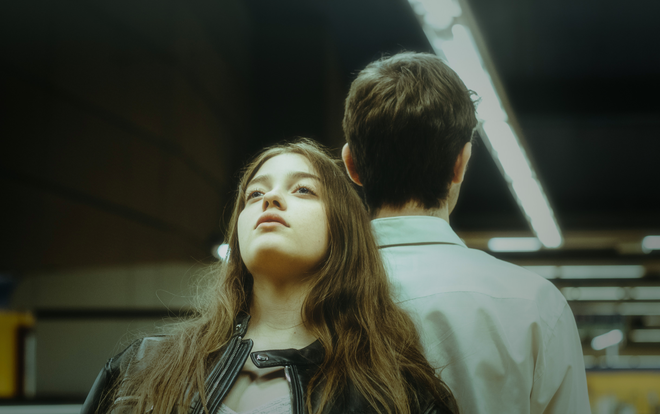 Vì dù đã yêu bao nhiêu lần đi chăng nữa thì kết quả cuối cùng vẫn là chia tay, đó là điều không vui. Bạn khiến người phụ nữ thân yêu của bạn nhiều lần nhớ lại quá khứ đau buồn của mình, bạn có thực sự quan tâm đến cô ấy? Bạn có thực sự yêu cô ấy? Nó sẽ chỉ khiến cô ấy nghĩ rằng bạn không muốn trân trọng khoảng thời gian hiện tại và làm trò cười cho cô ấy.