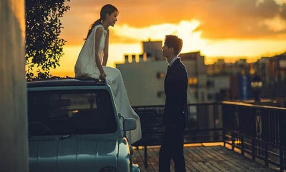 Vì vậy, xin đừng hỏi những câu hỏi ngu ngốc như vậy. Một người đàn ông có thể hỏi câu hỏi như vậy thực sự đang thử thách điểm mấu chốt của phụ nữ, nhưng bạn có thực sự muốn người phụ nữ mình yêu chịu đựng gian khổ cùng bạn không? Hay bạn không tự tin vào chính mình và người phụ nữ bạn tìm thấy đã làm lung lay tình yêu của bạn?