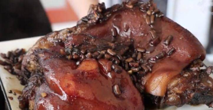 Món ăn đại bổ ngày đông với chiếc móng giò và nắm đậu đỏ Mon an dai bo ngay dong voi chiec mong gio va nam dau do