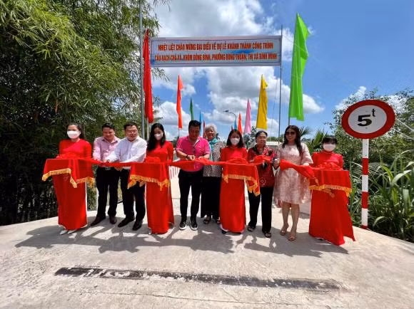 Lý Hùng cùng em gái thực hiện di nguyện cuối cùng của bố ruột ảnh 5