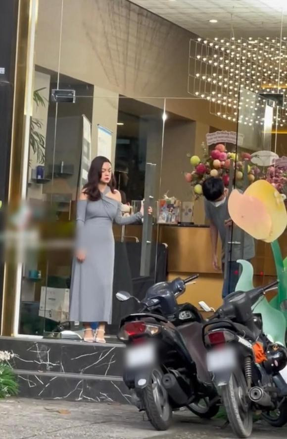 Phạm Quỳnh Anh lọt vào ống kính "team qua đường" ảnh 4