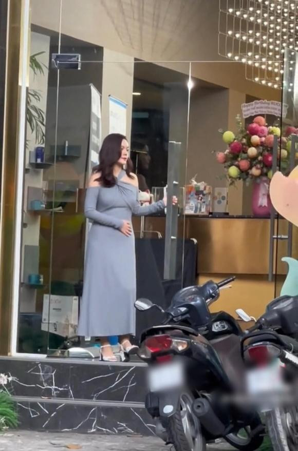 Phạm Quỳnh Anh lọt vào ống kính "team qua đường" ảnh 1