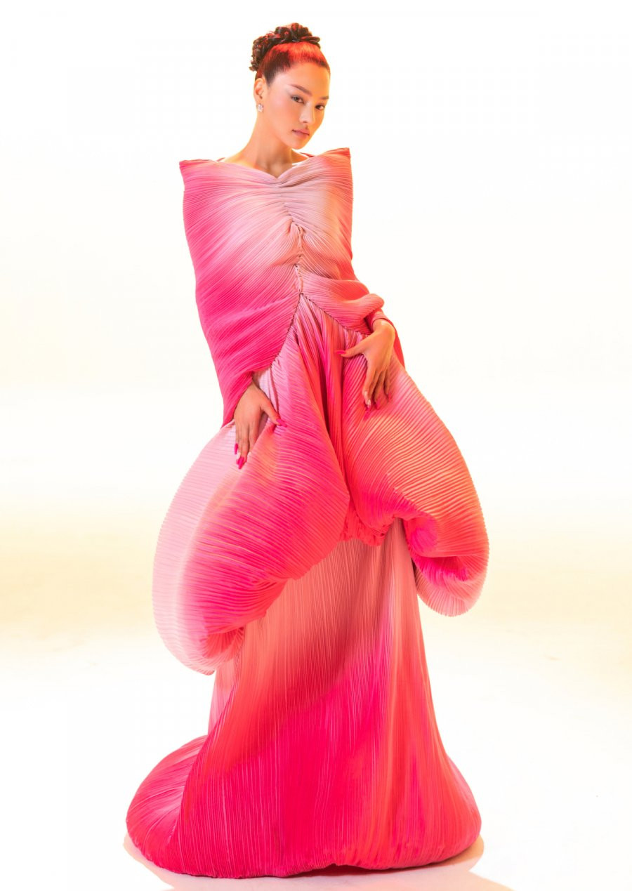 Vòng eo 56cm và đôi chân dài miên man của Vũ Thu Phương - Hình 8 Vong eo 56cm va doi chan dai mien man cua Vu Thu Phuong-Hinh-8