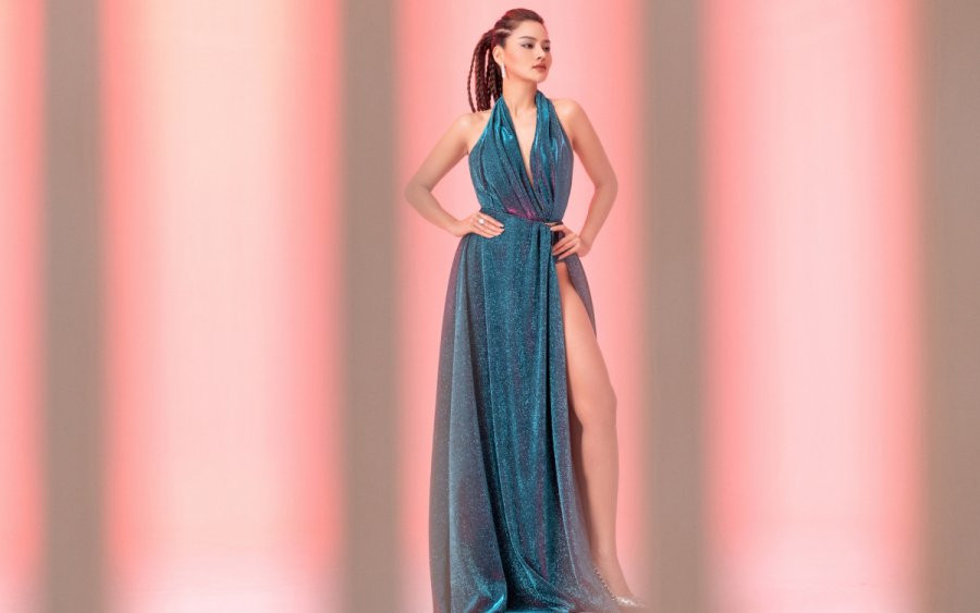 Vòng eo 56cm và đôi chân dài miên man của Vũ Thu Phương - Hình 9 Vong eo 56cm va doi chan dai mien man cua Vu Thu Phuong-Hinh-9