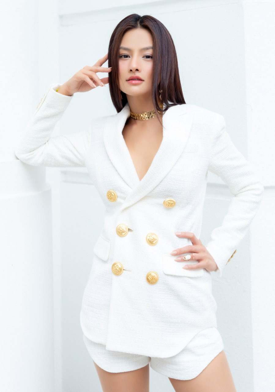 Vòng eo 56cm và đôi chân dài miên man của Vũ Thu Phương - Hình 7 Vong eo 56cm va doi chan dai mien man cua Vu Thu Phuong-Hinh-7