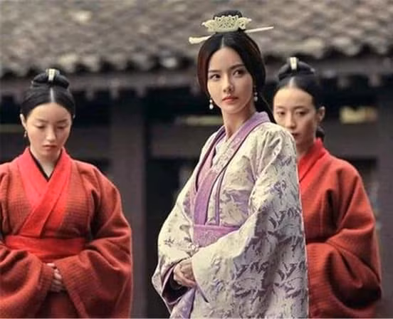 Ly do Tao Thao khong giet Han Hien De ma con ga con gai