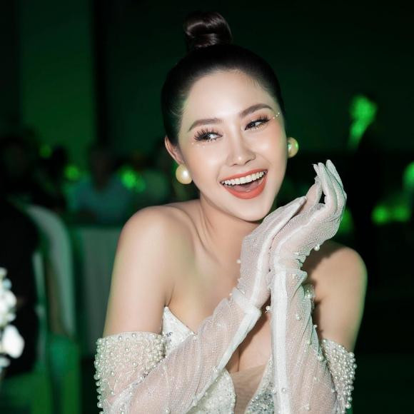 Dien vien Tuong Vi hau tram cam vi 'dao keo' hong-Hinh-5