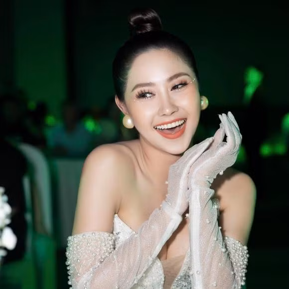 Dien vien Tuong Vi hau tram cam vi 'dao keo' hong-Hinh-5