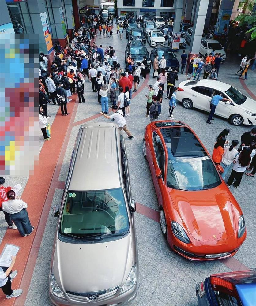 Bat ngua tan sinh vien Viet lai xe hop 20 ty nhap hoc-Hinh-3