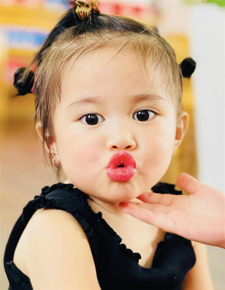 Le Duong Bao Lam bui ngui canh me vo 