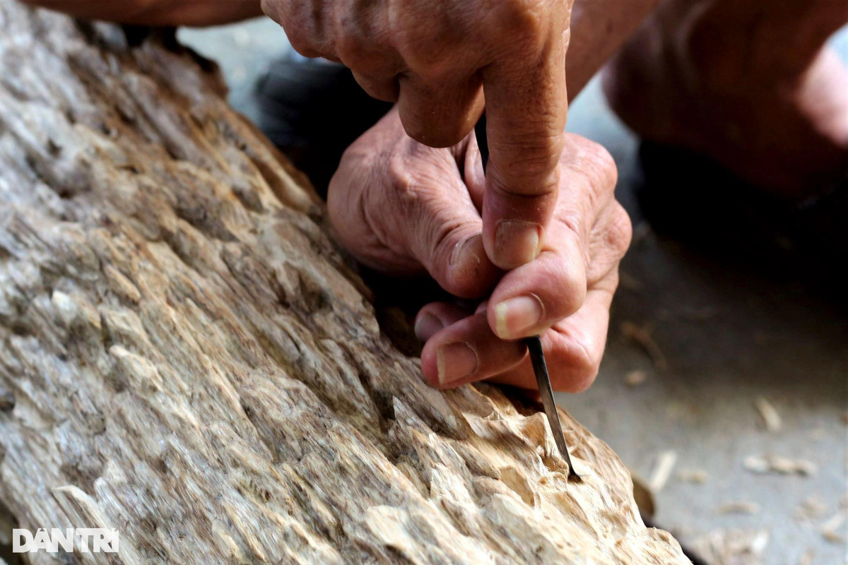 Làng tìm "vàng" trong thân cây, đổi đời nhờ tỉ mẩn đục đẽo ảnh 2 Làng tìm "vàng" trong thân cây, đổi đời nhờ tỉ mẩn đục đẽo ảnh 2