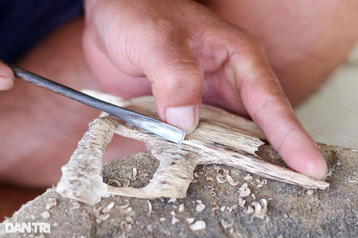 Làng tìm "vàng" trong thân cây, đổi đời nhờ tỉ mẩn đục đẽo ảnh 4 Làng tìm "vàng" trong thân cây, đổi đời nhờ tỉ mẩn đục đẽo ảnh 4