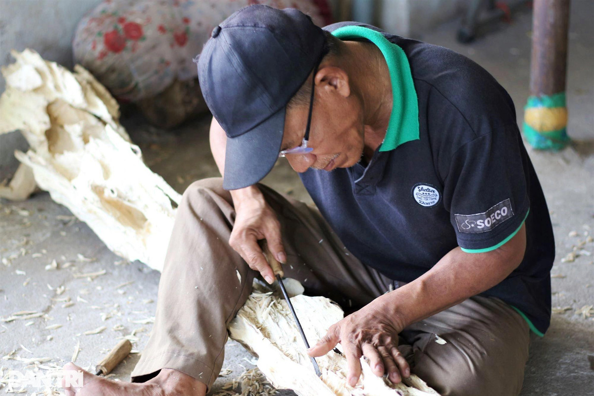 Làng tìm "vàng" trong thân cây, đổi đời nhờ tỉ mẩn đục đẽo ảnh 3 Làng tìm "vàng" trong thân cây, đổi đời nhờ tỉ mẩn đục đẽo ảnh 3