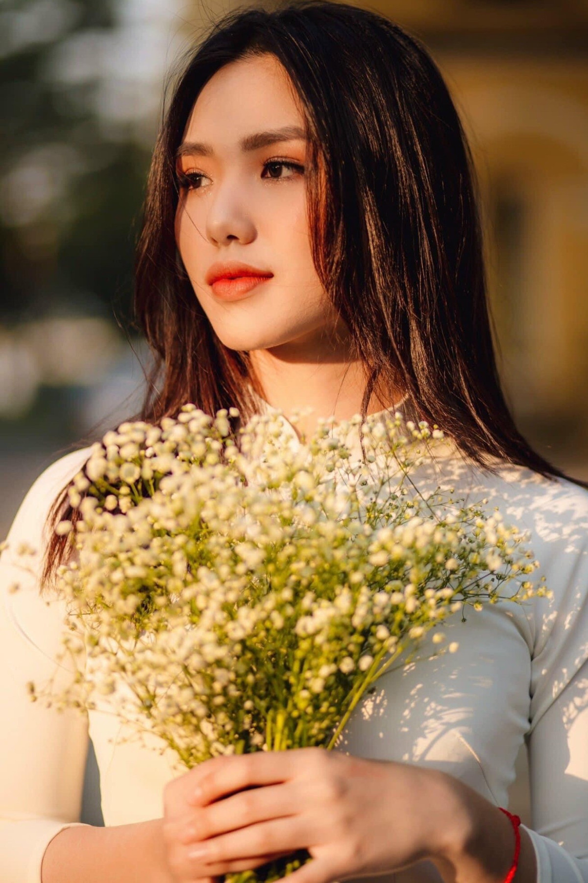 “Tôi được sinh ra trong gia đình ngập tràn niềm hạnh phúc và nhận được nhiều yêu thương, sự giáo dục từ bố mẹ, người thân”, cô tâm sự. Người đẹp nói, gia đình ủng hộ và chính là nguồn động lực lớn nhất của cô khi tham gia Hoa hậu Việt Nam 2022.