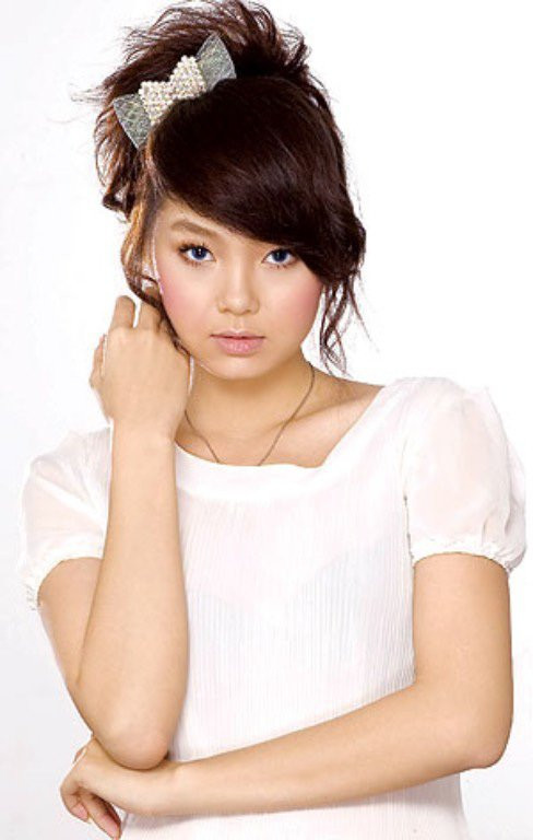 Những mỹ nhân Việt từ mặt tròn bầu bĩnh ngày càng Vline - Hình 6 Nhung my nhan Viet tu mat tron bau binh ngay cang Vline-Hinh-6