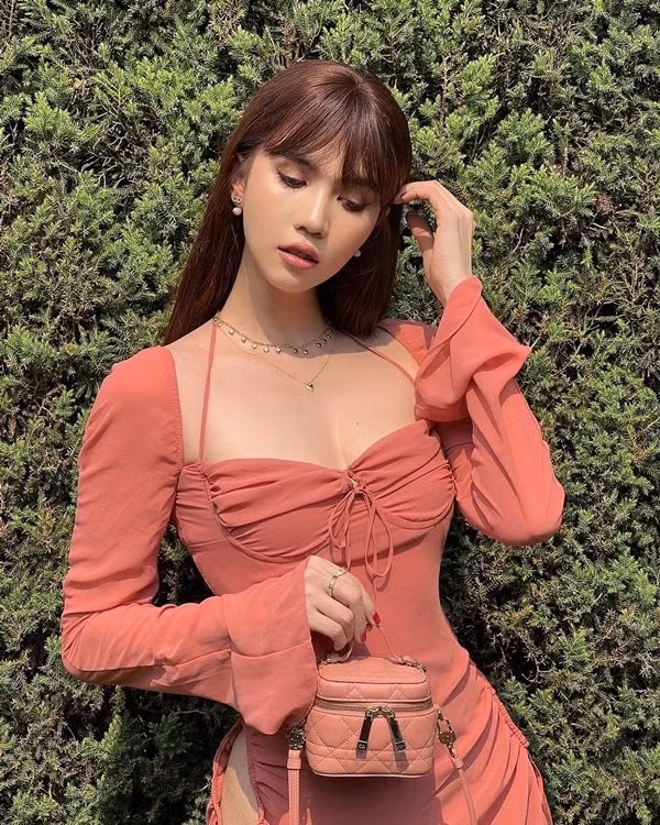 Nhung my nhan Viet tu mat tron bau binh ngay cang Vline-Hinh-7