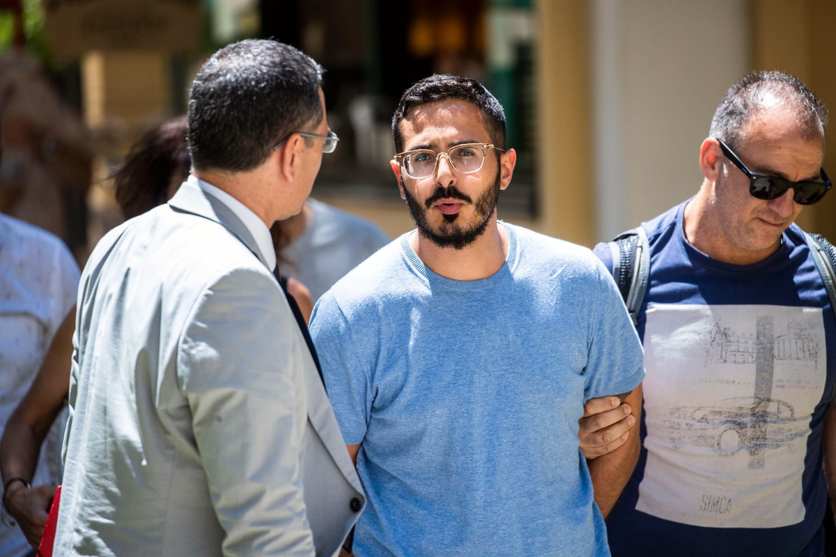 "Kẻ lừa đảo Tinder" được tung hô, nạn nhân bị chế giễu ảnh 1