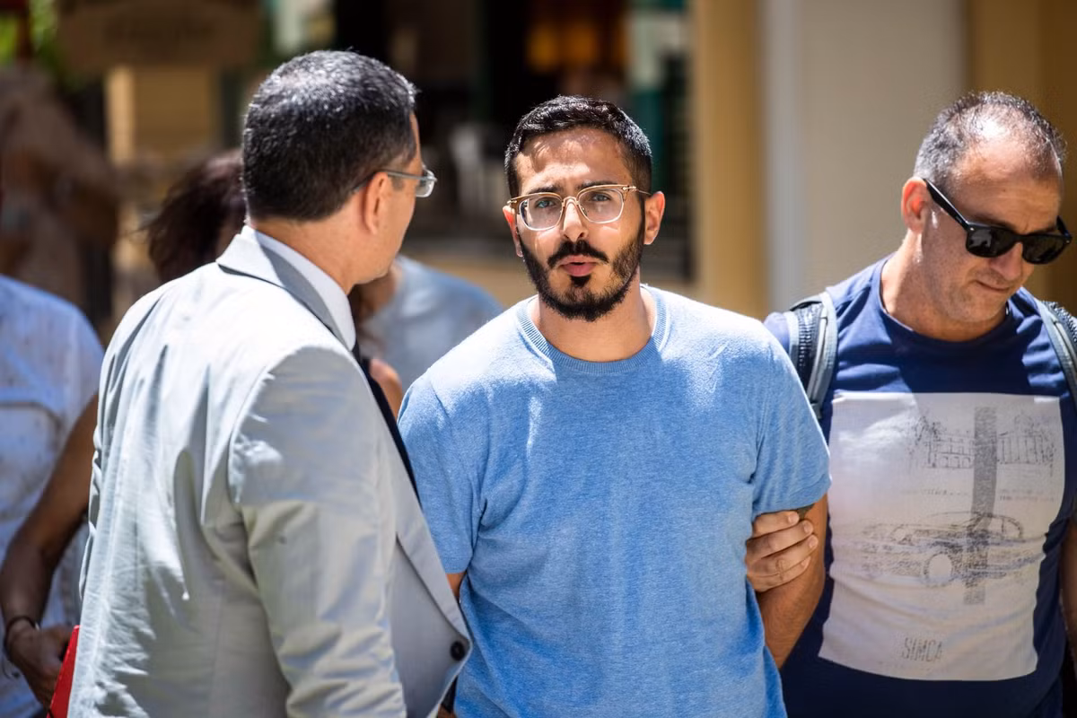 "Kẻ lừa đảo Tinder" được tung hô, nạn nhân bị chế giễu ảnh 1