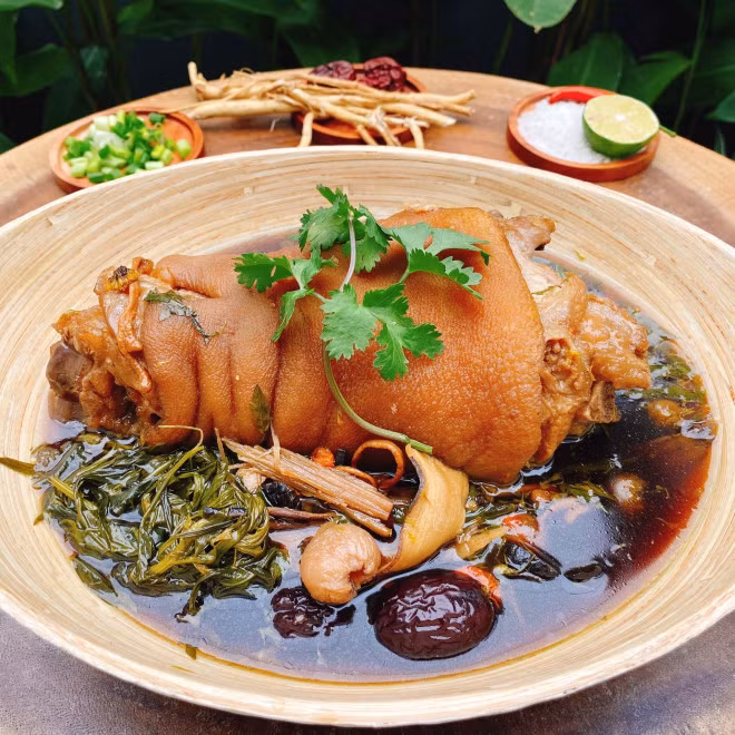 Canh chan gio ham thuoc bac cuc tot cho nguoi de mac cam lanh